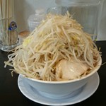 バカ増しの里 ジャンクラーメン じおん - ラーメン、ヤサイマシ＋α、ニンニクマシ、カラメ