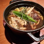 コンバイン - 牛ホホ肉の赤ワイン煮