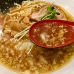 双麺 - スープ