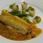 サラマンジェ ド イザシ ワキサカ - プレ オ ヴィネグル　仏産肥鶏のワインヴィネガー煮込み