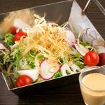 Uosai Shushou Yoshi - 季節の旬菜サラダ    自家製ドレッシング  