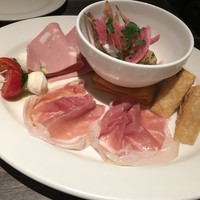 grigio la tavola - 