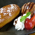 蛍 - 揚げパンのバニラアイス添え　