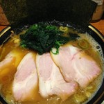 2014年6月のラーメン スープに甘味といおうか甘露な旨味が感じられてくる