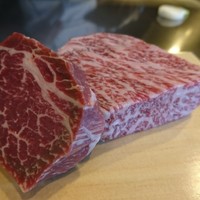 諏訪回廊 客人 - 3800円コースお肉2人分。左がフィレ、右がサーロイン
