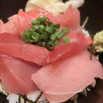 鮪市場 - マグロ丼540円