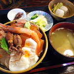 居酒屋 まる甚 - 海鮮丼（ランチ）：１３００円