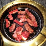 Yakiniku Tabehoudai Kangeki Dondon - 