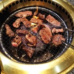 Yakiniku Tabehoudai Kangeki Dondon - 