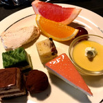 ロウリーズ・ザ・プライムリブ - 