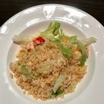 チャイナルーム - 蟹肉とレタスのフライドガーリック炒飯