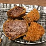 肉焼 ベンジャミン 博多駅から三百歩横丁店 - 黒毛和牛ジューシーカツレツ