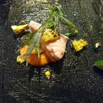 オステリア ヴィヴァーチェ コン エ デパドヴァ - 前菜：「北海道産、秋鮭のコンフィー」