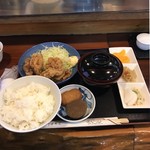 野毛おでん - とり唐揚。
      税込850円。
      美味し。