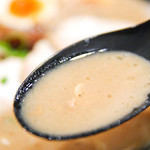 博多ラーメン まるかく - こってり濃厚スープ