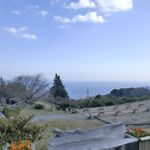 一夜城 ヨロイヅカ・ファーム - 「一夜城ヨロイヅカファーム」から見える風景もグッドで、かつての豊臣秀吉軍もこういった風景を見ながら小田原城を攻め落としたのかも？と思いながら「チョコレートアイス」を完食しました。