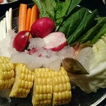裏虎 - 朝どれ野菜のバーニャカウダ、もろこし甘し！
