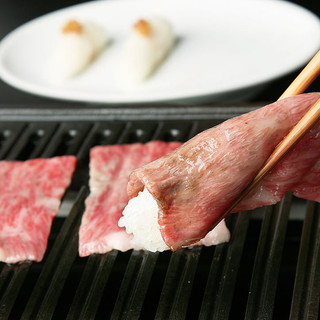 モリちゃん - 料理写真:和牛トロカルビの炙り寿司