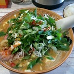 らーめん春友流 - 牡蠣と豆腐の辛い味噌ラーメン＋チャーシュー増し＋結崎ネブカ