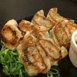 鉄板焼き餃子