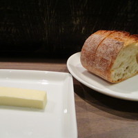 神戸牛炉窯焼ステーキ 雪月風花 北野坂 - サ・マーシュのパン