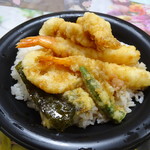 和食さと - 鶏海老天丼(753円)天つゆon