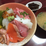 魚がし 大膳 - ♪おまかせ海鮮丼¥600 大盛¥50