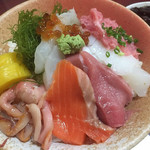 魚がし 大膳 - ♪おまかせ海鮮丼¥600 大盛¥50