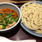 饂飩蕎麦 彩の国 - つけ汁(肉)地粉うどん 750円  熱盛り提供
辣油と唐辛子振りました。