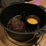 肉×チーズ 燻製バル □１ - 