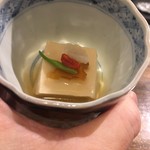 付き出しは胡麻豆腐でした