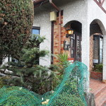 2017.12 タイル張りのおしゃれな外観：笑