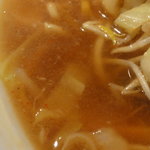 武蔵の国 - スープのイメージは、モツ鍋スープに唐辛子や豆板醤を加えて辛くしたような味。