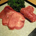 牛タン、シンシンと前腕のフリ？