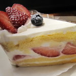 にこにこ庵 - 【苺のショートケーキ】｛画像②｝