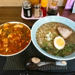 Sakedo Koro Ra-Men Yasu - ラーメン 半マーボー丼  ¥750