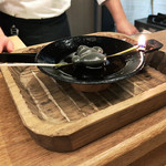 白 - 春日大社｢還幸の儀｣と同じ沈香は夜営業のみ点火のところこの日のみ(2017.12月昼)