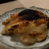 焼鳥 おみ乃 - 手羽は半分こにしてくれました