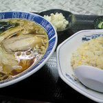 昭和軒 - ワンタン麺とチャーハンセット　2011.5