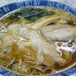 昭和軒 - ワンタン麺（アップ）　2011.5