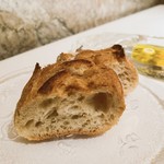 ロゼット - バゲット
      エシャロットとバジル入り