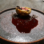 ete - ランド産 鳩のパイ包み焼き トリュフ添え ポルト酒ソース