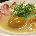 Ramen 辻 - 【2017.12.27〜28／麺や一想コラボ限定】
      鶏豚貝の白湯らーめん
      (×イベリコ豚増し&半熟煮玉子)