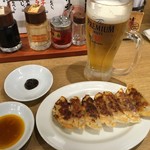 肉汁餃子と190円レモンサワー 難波のしんちゃん - 餃子&生B