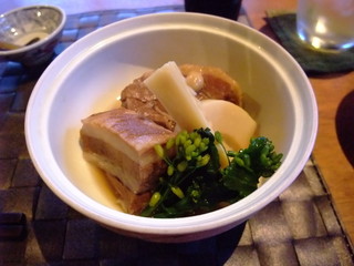 Kakurezatobizan - 豚の角煮