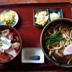 田加久 - 海鮮丼ランチ　９１０円(税別）