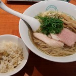 麺屋 六感堂 - えび蕎麦（歳末限定）＋じゃがいもと焼豚（今月の炊き込ご飯）ハーフサイズ