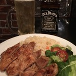 Rock酒場Dio - 特製タレに漬け込んだ豚肉とスープで炊いたピラフが絶妙です。