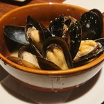 キッチンバル ゲンサン - カナダ産 活ムール貝のワイン蒸し