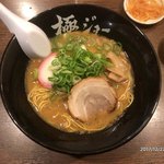 極ジョー - 真上から。スープがまろやかで美味♪